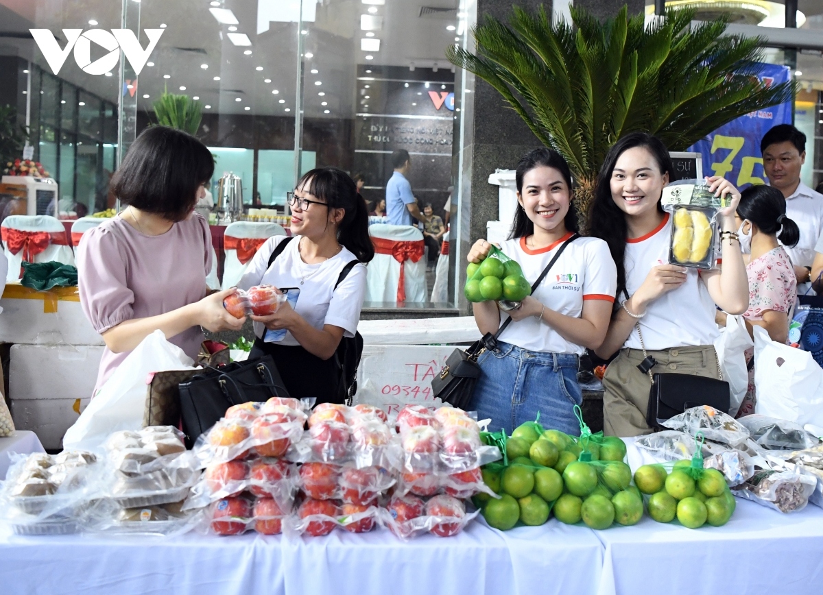 charity fair marks 75th founding anniversary of vov picture 18