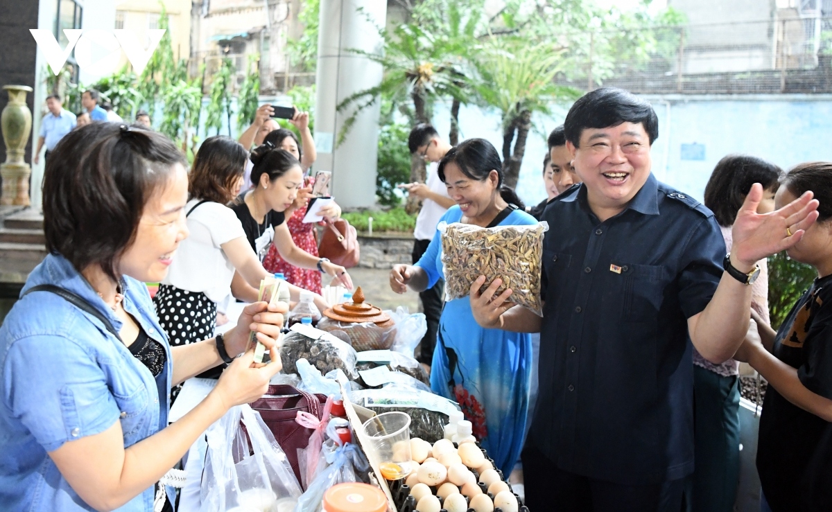 charity fair marks 75th founding anniversary of vov picture 3