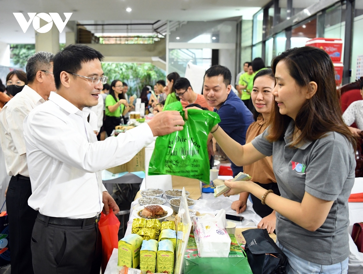 charity fair marks 75th founding anniversary of vov picture 5