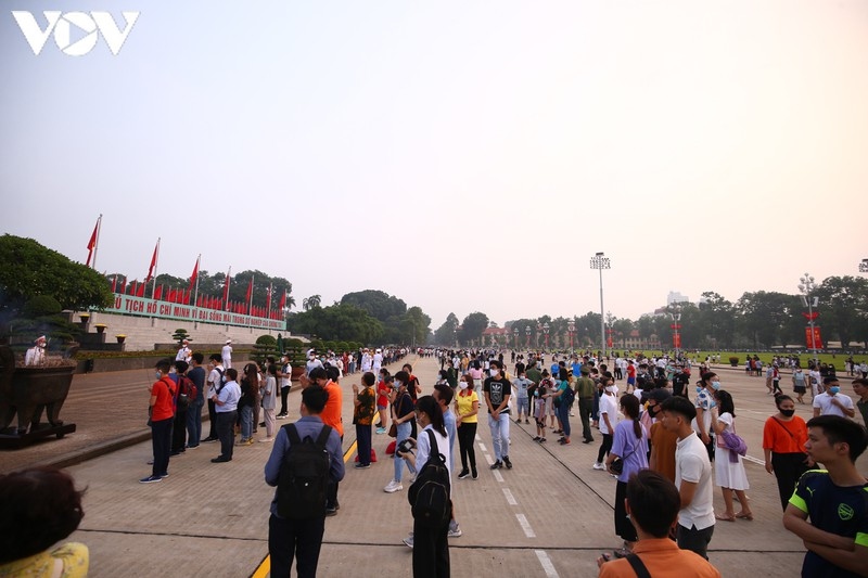 flag-salute ceremony in celebration of national day picture 9