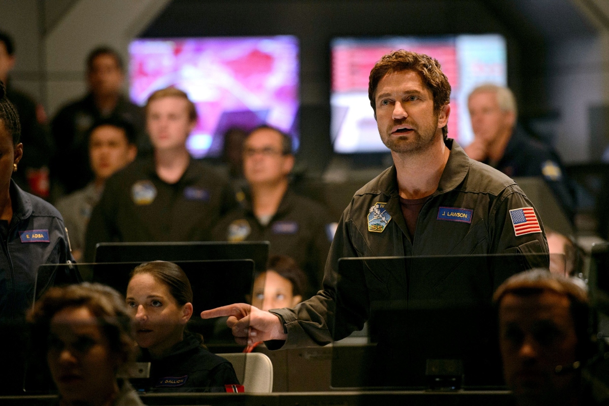 gerard butler tu ke trac tanguon to the glorious hero image 5