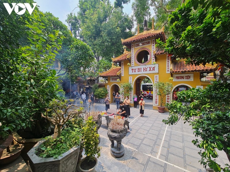 hanoi pagodas uncrowded during buddhist festival picture 1