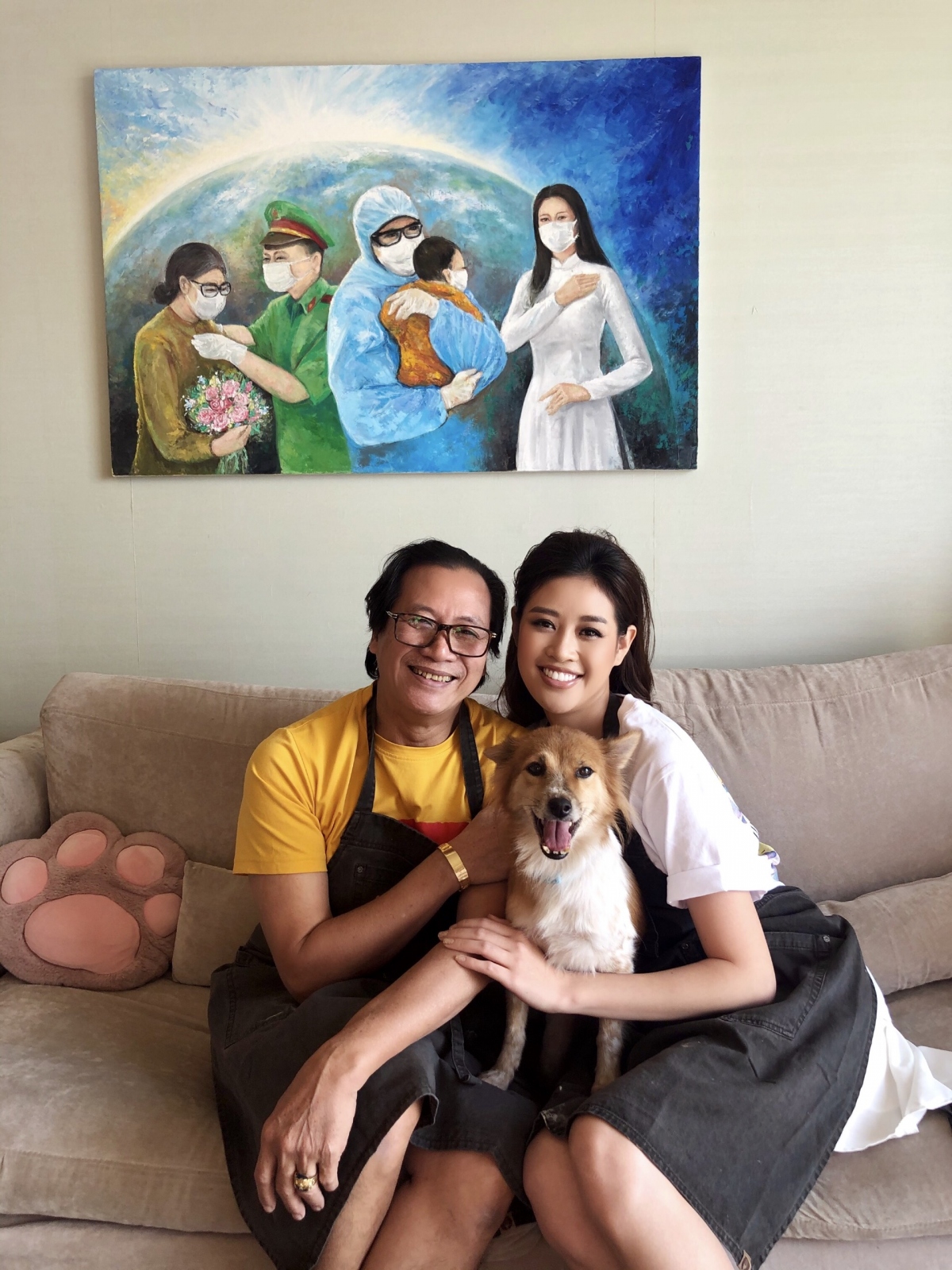 buc tranh nhung trai tim yeu thuong cua hoa hau khanh van duoc dau gia 150 trieu dong hinh anh 2