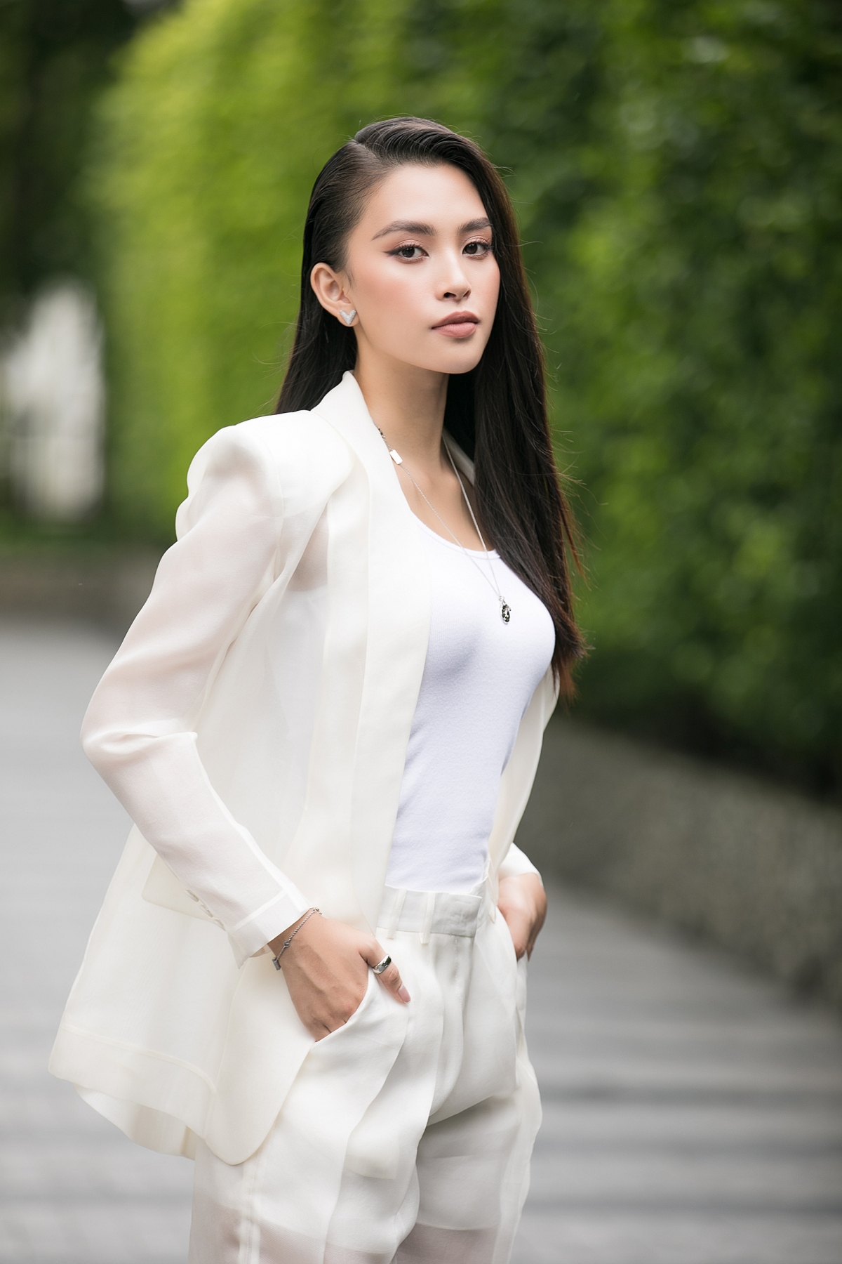 Hồ Chí Minh] Bộ Vest Nam Body - Màu Đen (áo vest + quần + cà vạt nơ) |  Shopee Việt Nam