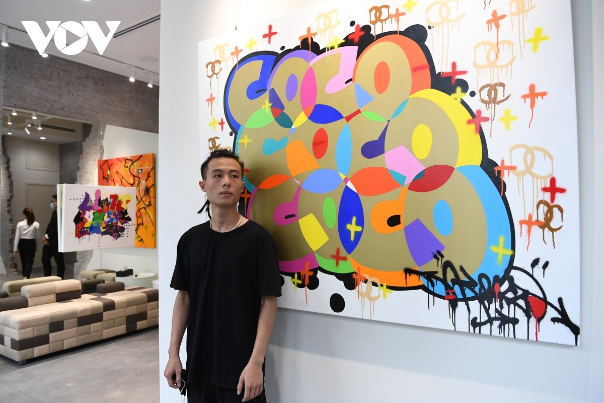 artworks of vietnamese-born graffiti artist go on display in hanoi picture 8