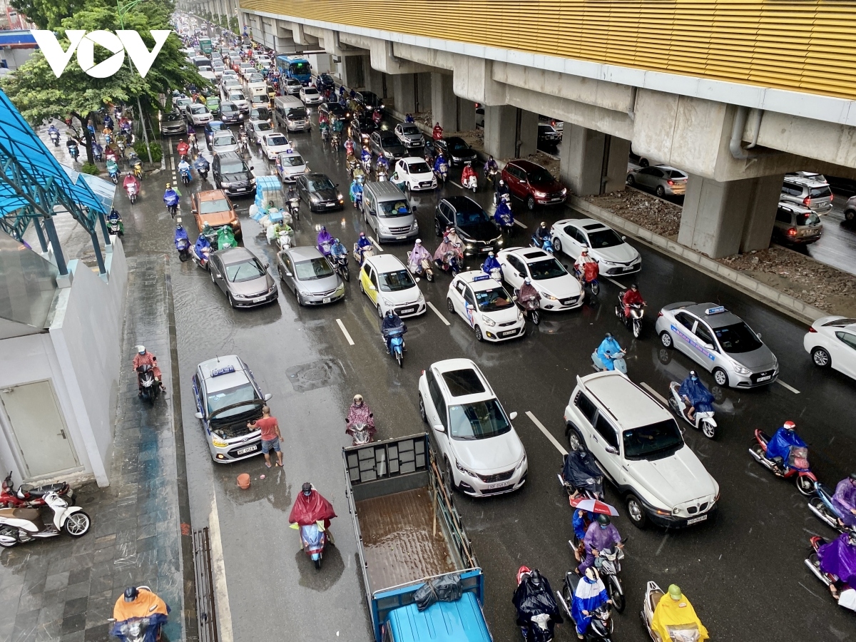 streets throughout hanoi suffer blockages after period of heavy rain picture 1