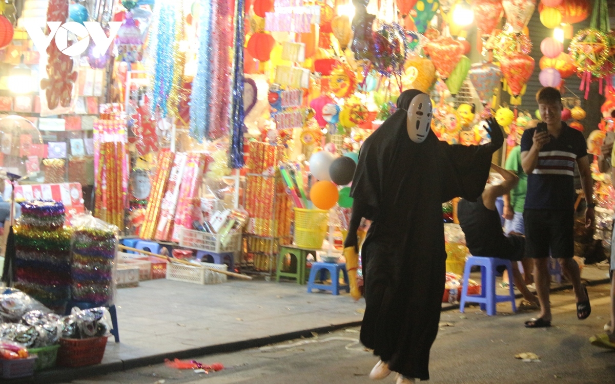 hang ma street gears up for start of mid-autumn festival picture 5