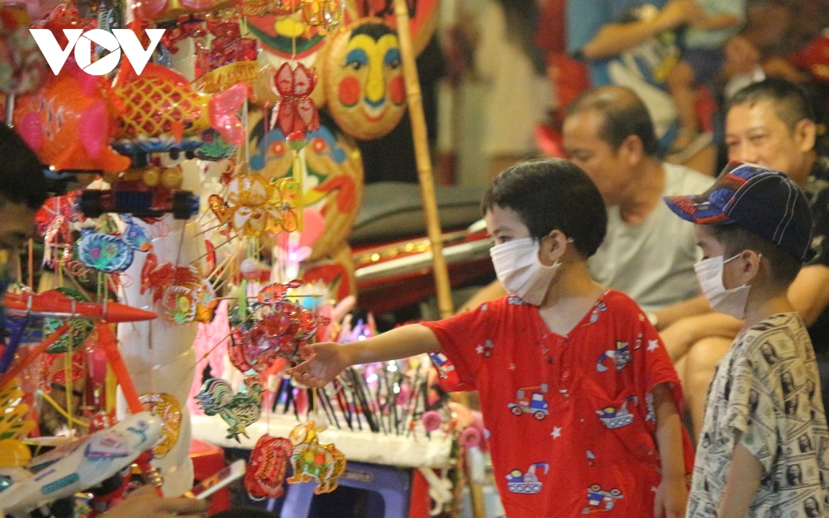 hang ma street gears up for start of mid-autumn festival picture 9