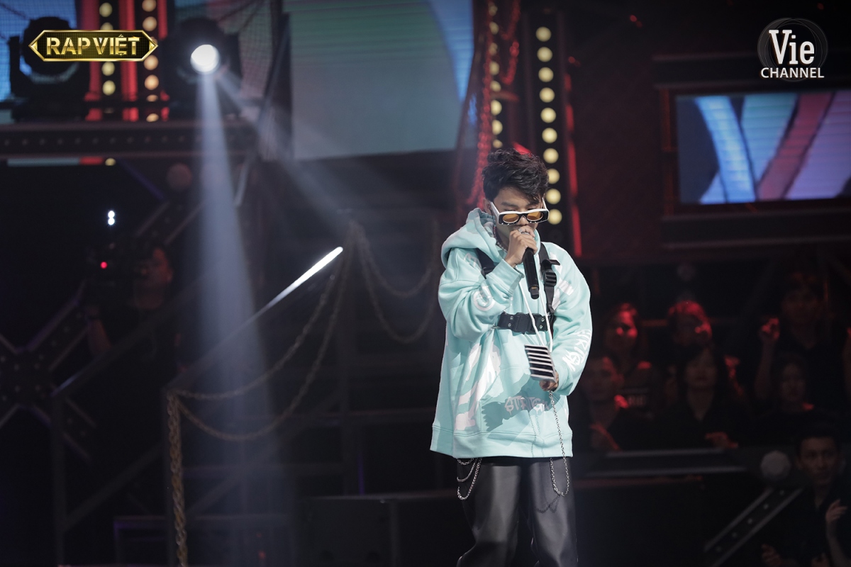 trai đẹp tage tiếp tục gây bão rap việt khi mang cả thế giới toán học vào rap hình ảnh 6 trai dep tage tiep tuc gay bao rap viet khi mang ca the gioi toan hoc vao rap hinh anh 6