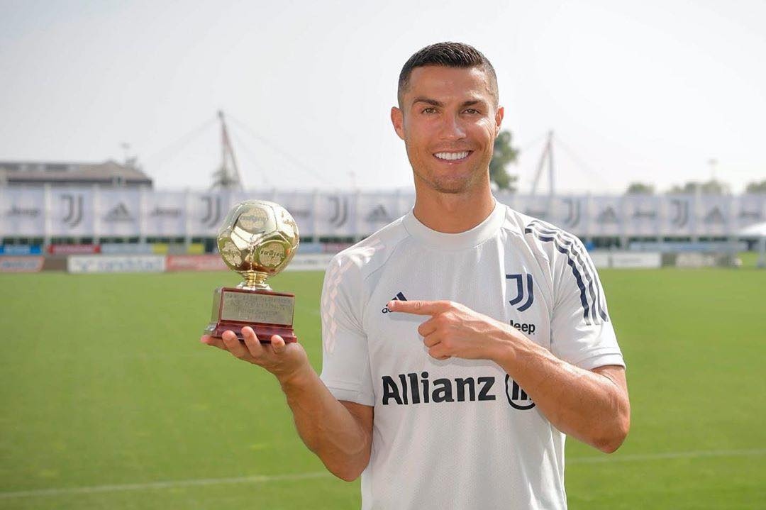 cristiano ronaldo nhan danh hieu cau thu ghi ban xuat sac nhat the gioi hinh anh 1