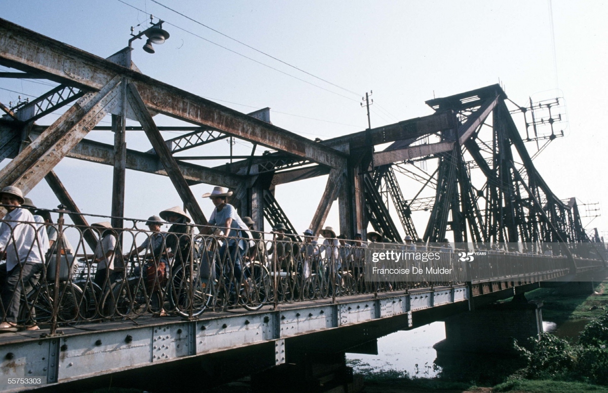 hanoi in 1989 as seen through the lens of french journalist picture 12