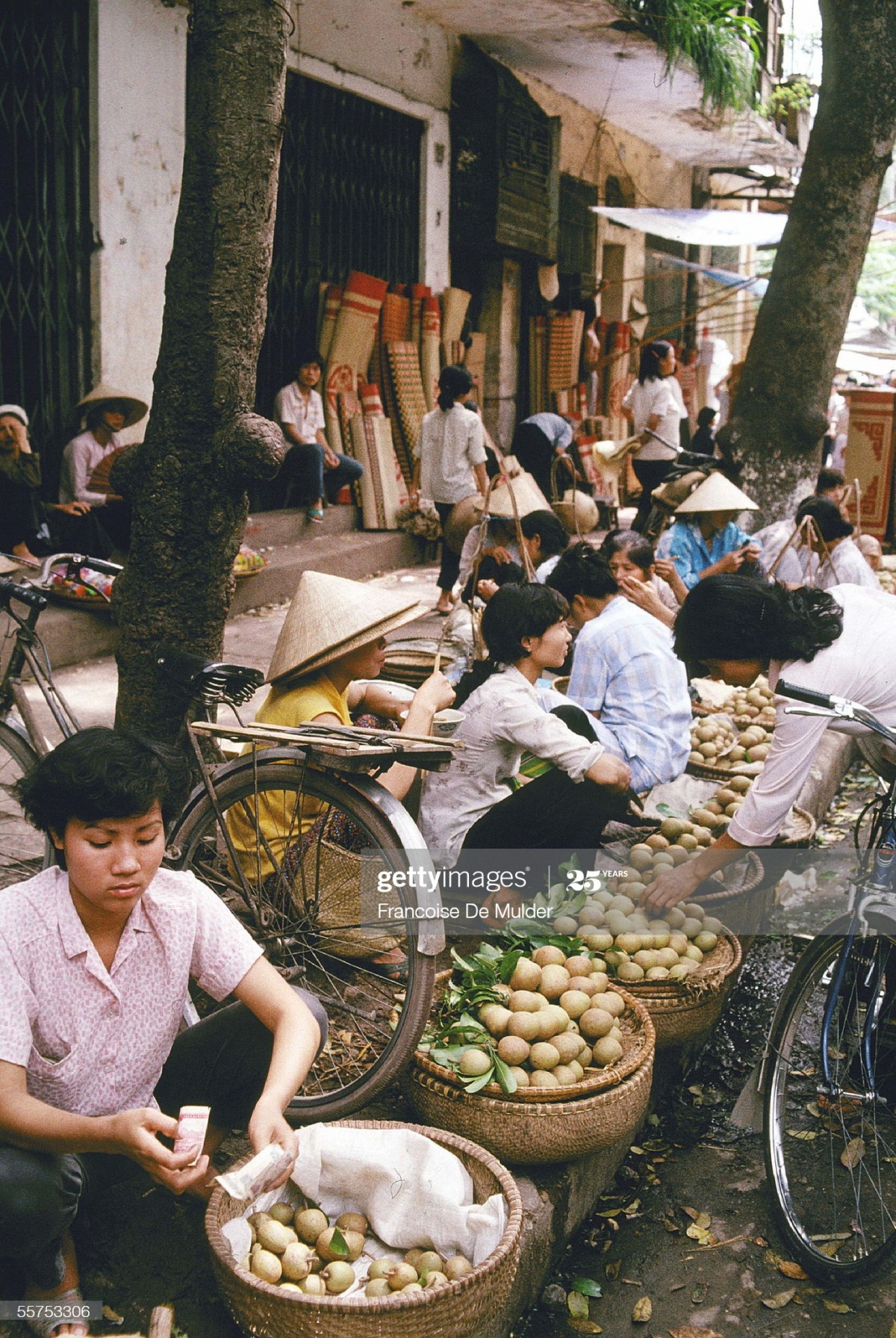 hanoi in 1989 as seen through the lens of french journalist picture 5