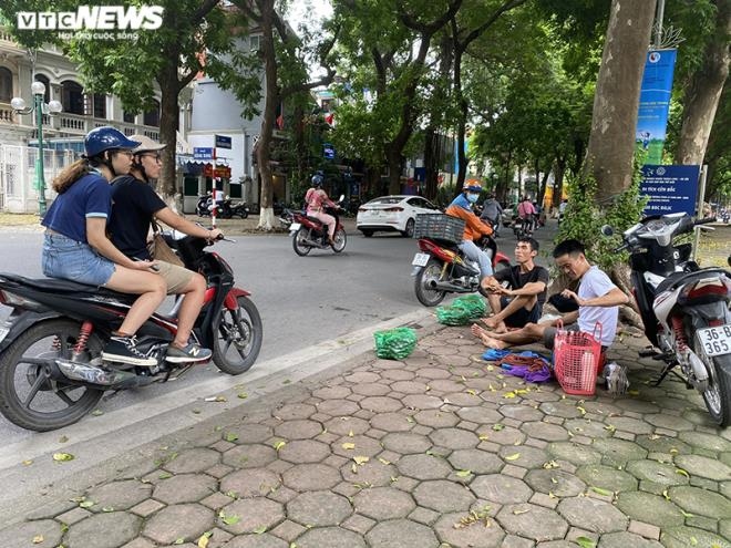 Dac san sau chin ha noi chay hang, co bao nhieu cung ban het hinh anh 3