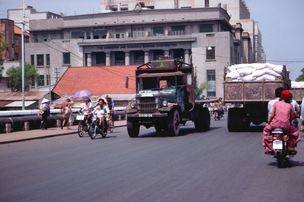 interesting photos showcase saigon traffic in 1989 picture 11