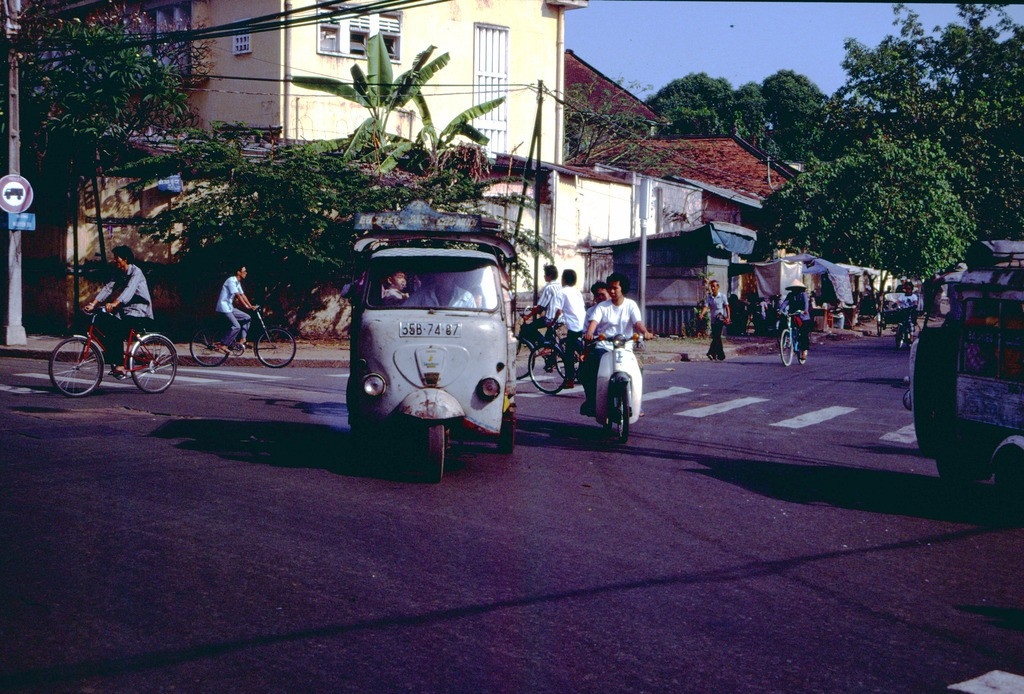 interesting photos showcase saigon traffic in 1989 picture 15