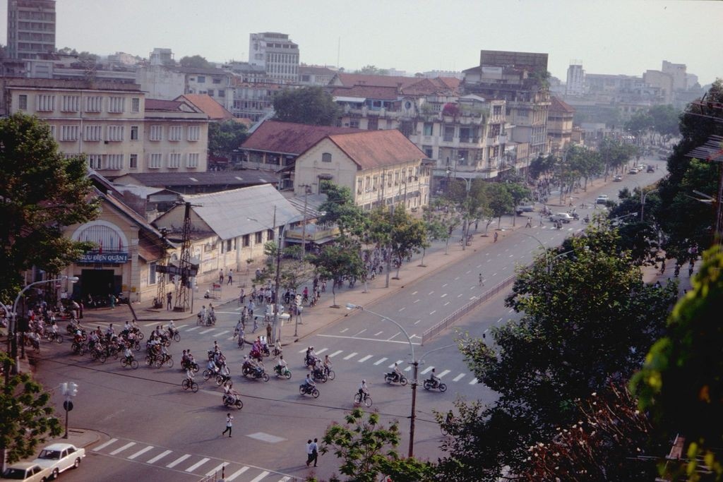 interesting photos showcase saigon traffic in 1989 picture 5