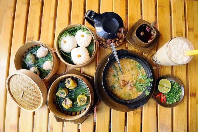 enjoying vietnamese typical tea in tea houses in hanoi picture 6