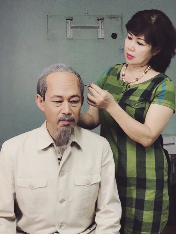 nsUt tien hoi, nguoi dong dinh voi vai dien bac ho hinh anh 2