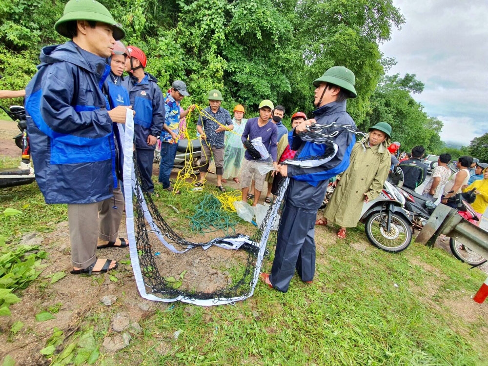 quang tri hon 100 can bo chien si tim phu nu mat tich do mua bao hinh anh 2