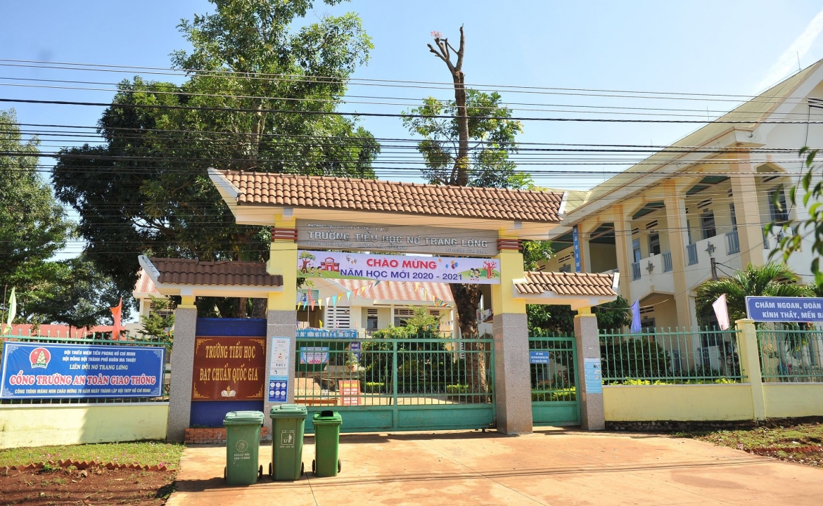 Dak lak dong cua 1 truong hoc vi lien quan den ca bach hau hinh anh 1