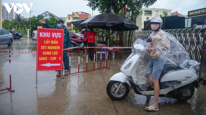 quang ninh cho phep karaoke, vu truong... hoat dong lai tu 15h chieu 8 9 hinh anh 1