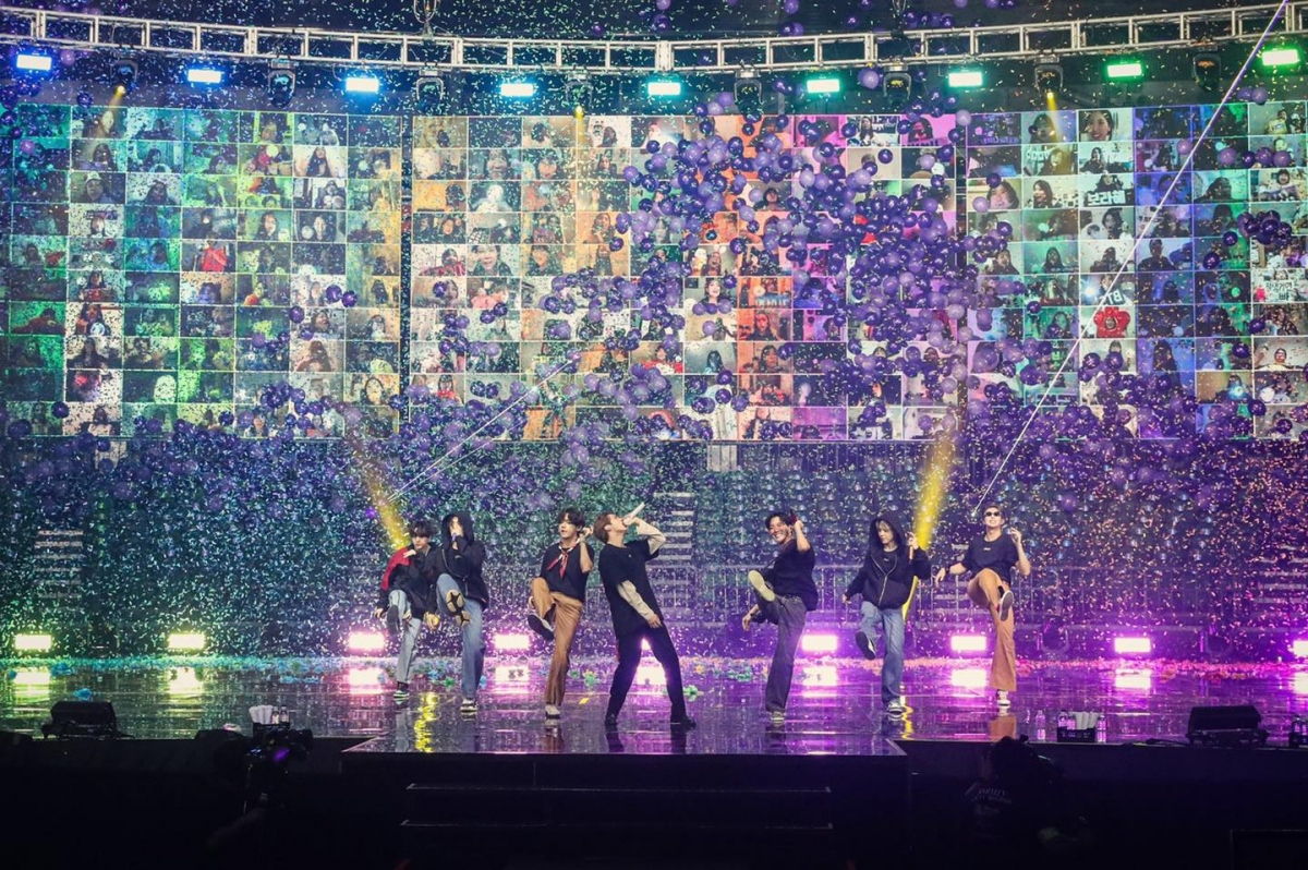 BTS lập kỷ lục gần 1 triệu người xem concert trực tuyến "Map of the