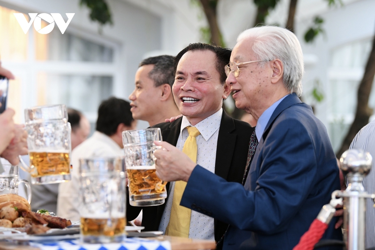 sampling german beer in vietnam picture 14 sampling german beer in vietnam picture 14