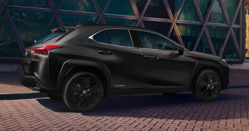 2021-lexus-ux-black-edition_2-e16027513.jpg