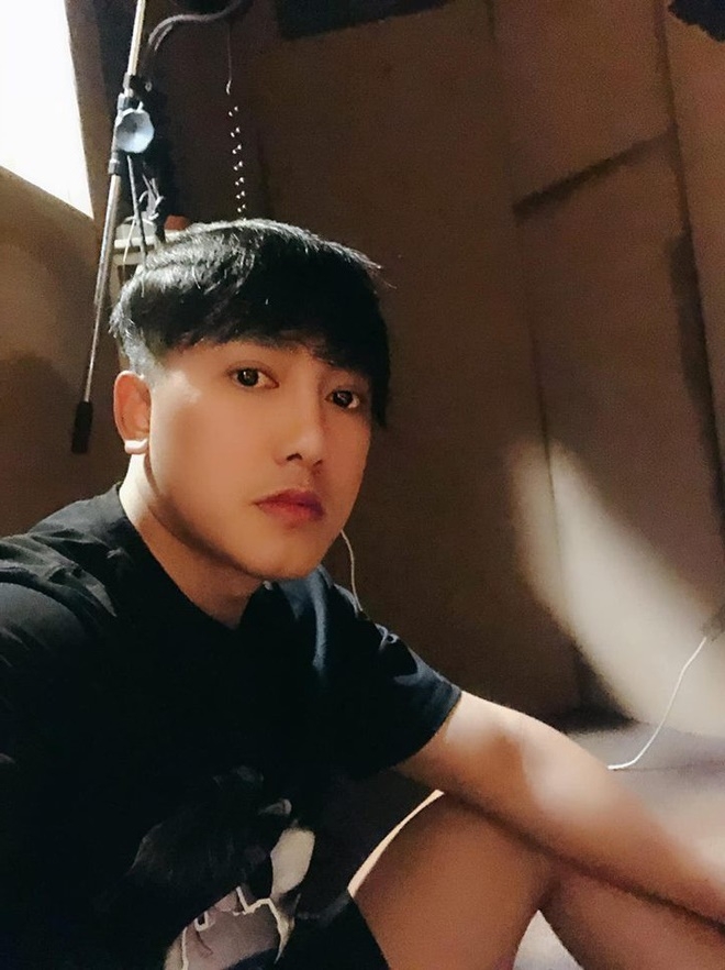 chau khai phong pha cach trong dien mao moi hinh anh 3