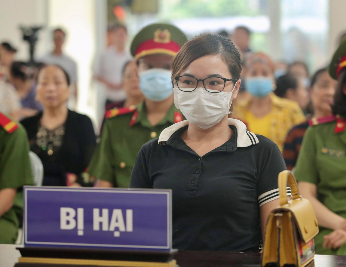 hang tram nguoi du phien xu vu chu quan nhang nuong bat co gai tre quy xin loi hinh anh 8