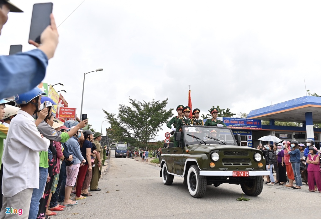 nguoi quang binh loi nuoc don linh cuu thieu tuong nguyen van man hinh anh 4