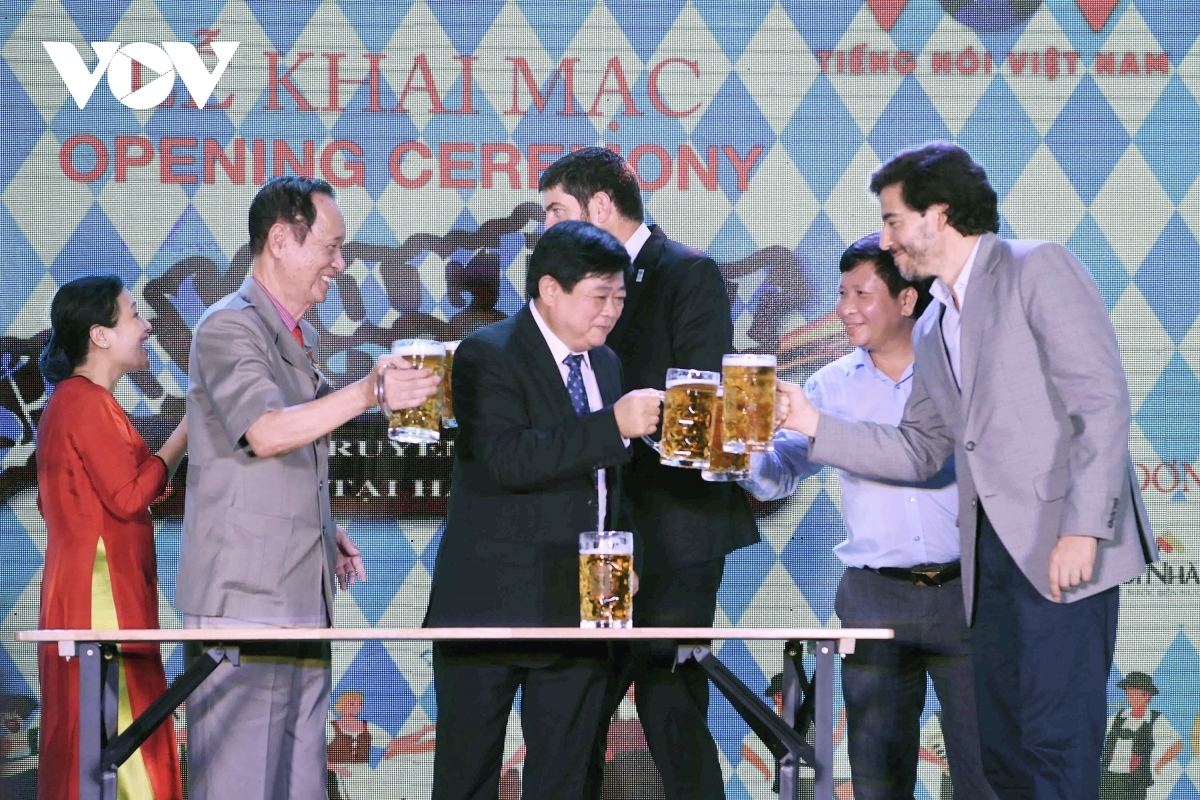 sampling german beer in vietnam picture 6 sampling german beer in vietnam picture 6