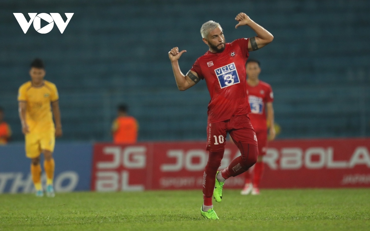 toan canh ngay ket thuc gD1 v-league 2020 ha tinh vao top 8, hagl sanh ngang ha noi fc hinh anh 6