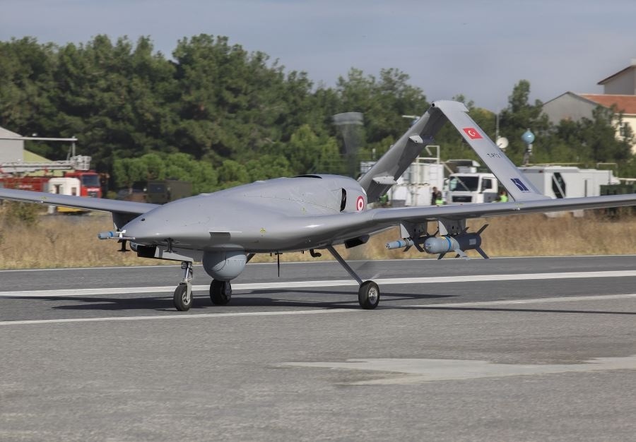cận cảnh uav sát thủ bayraktar tb2 do thổ nhĩ kỳ sản xuất và được sử dụng ở karabakh hình ảnh 8 can canh uav sat thu bayraktar tb2 do tho nhi ky san xuat va duoc su dung o karabakh hinh anh 8