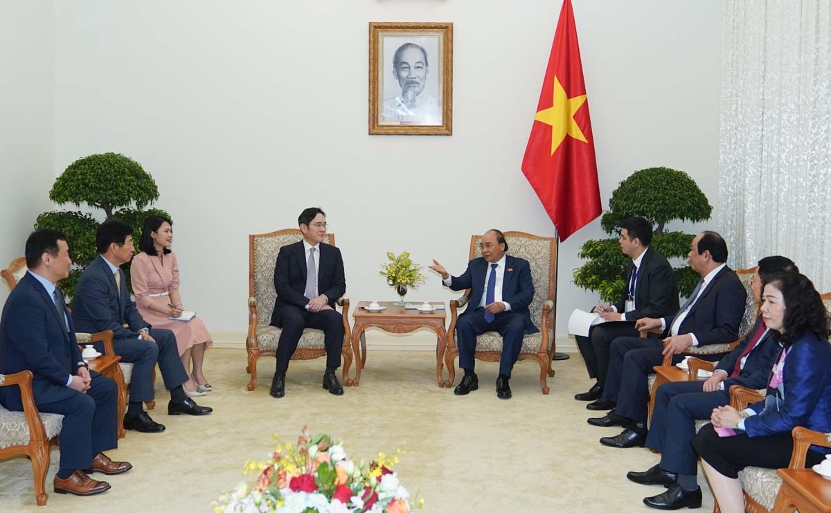 pm pledges best conditions for samsung electronics in vietnam picture 1