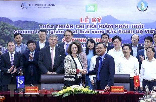 vietnam, wb sign emissions reduction purchase agreement picture 1