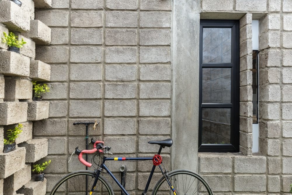 ngoi nha thu vi voi cac khoi be tong lap tinh te hinh anh 3