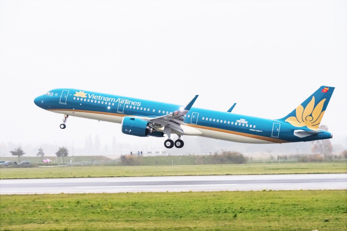 vietnam airlines resumes four additional domestic flights in october picture 1