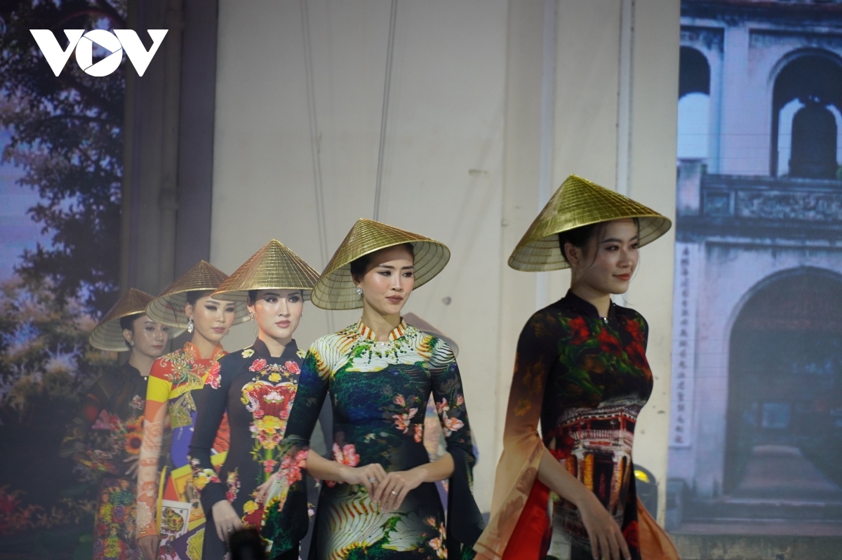 fashion show opens ao dai festival in hcm city picture 5