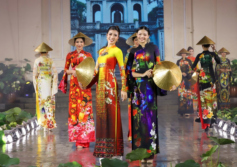 designer hoai nam debuts collection featuring heritage sites at ao dai festival picture 6