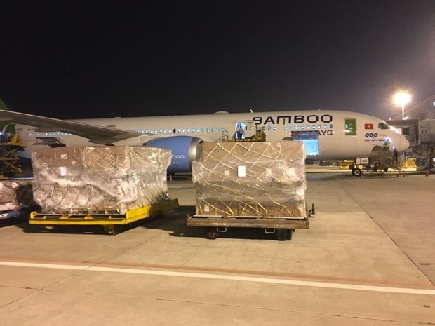 bamboo airways provides free transport of relief supplies to central region picture 1