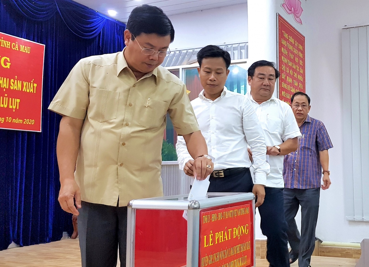 Dong bao ca nuoc huong ve khuc ruot mien trung hinh anh 4