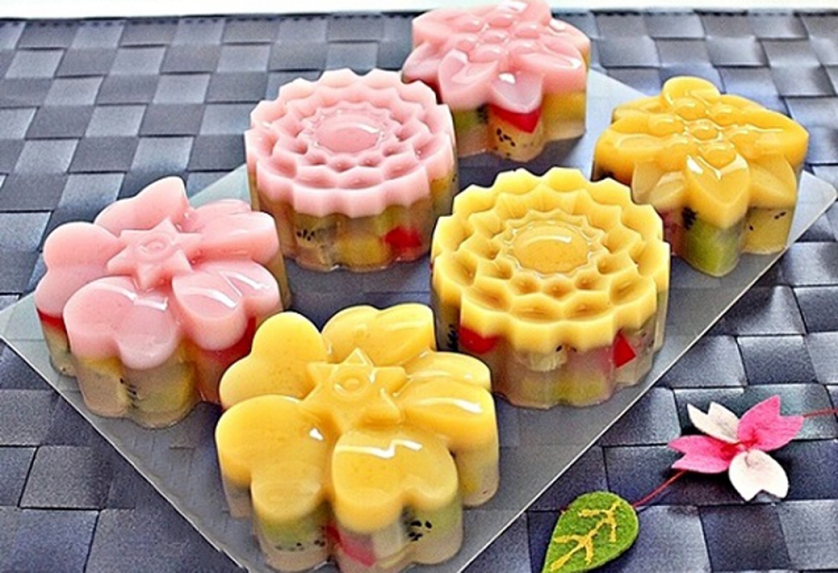 unique moon cakes hit domestic market for full moon festival picture 6