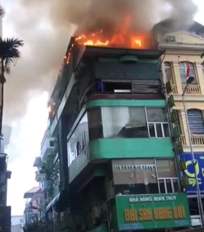 Hà Nội: Cháy nổ vẫn diễn biến phức tạp