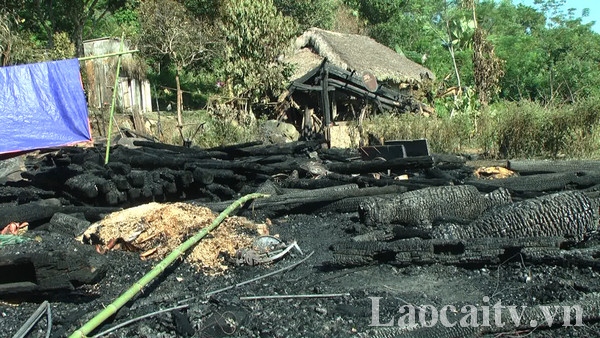 chay nha trong dem o lao cai , 1 cu gia tu vong hinh anh 1