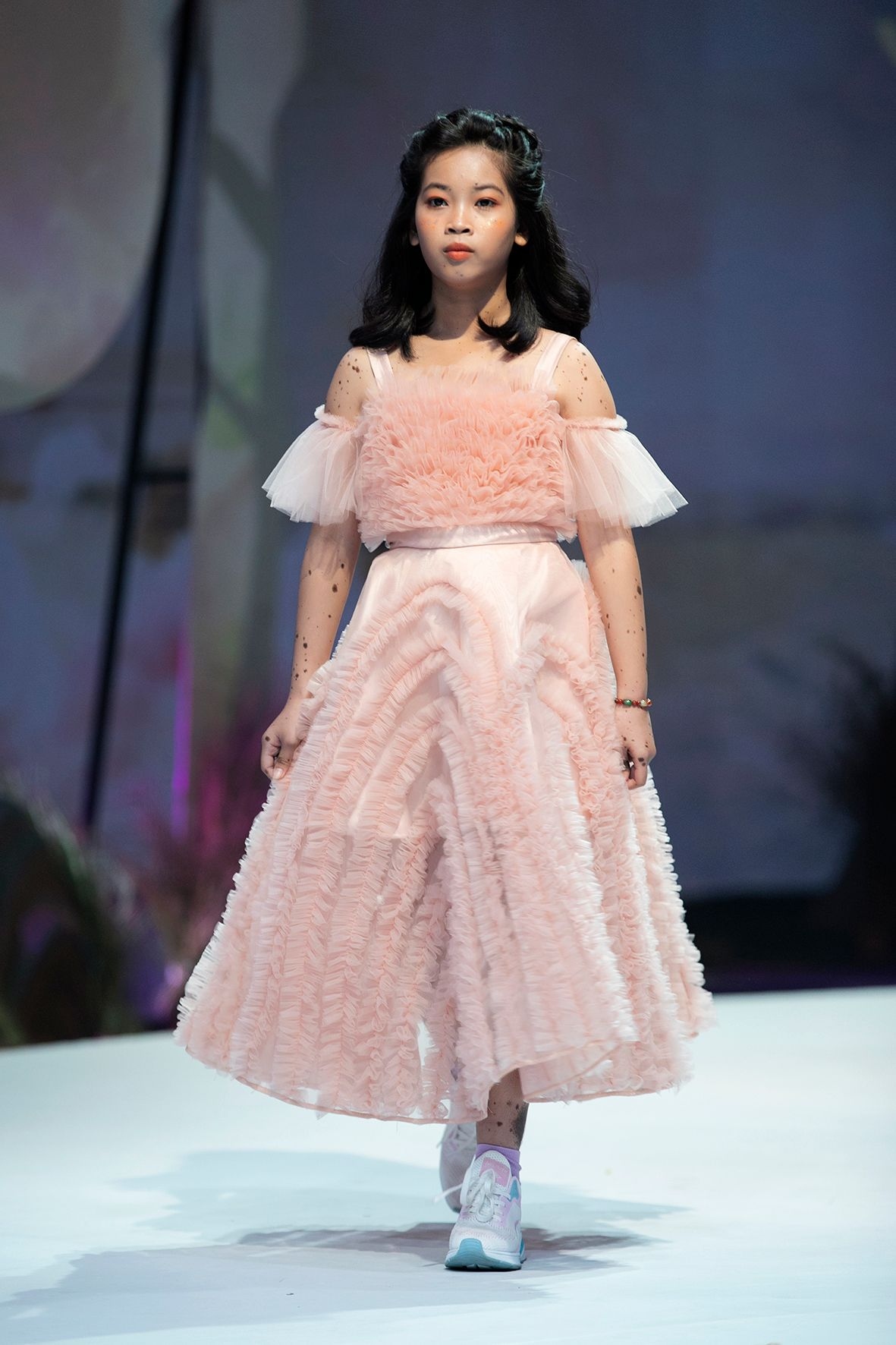 lan khue, truong quynh anh catwalk mo man vietnam junior fashion week 2020 hinh anh 8