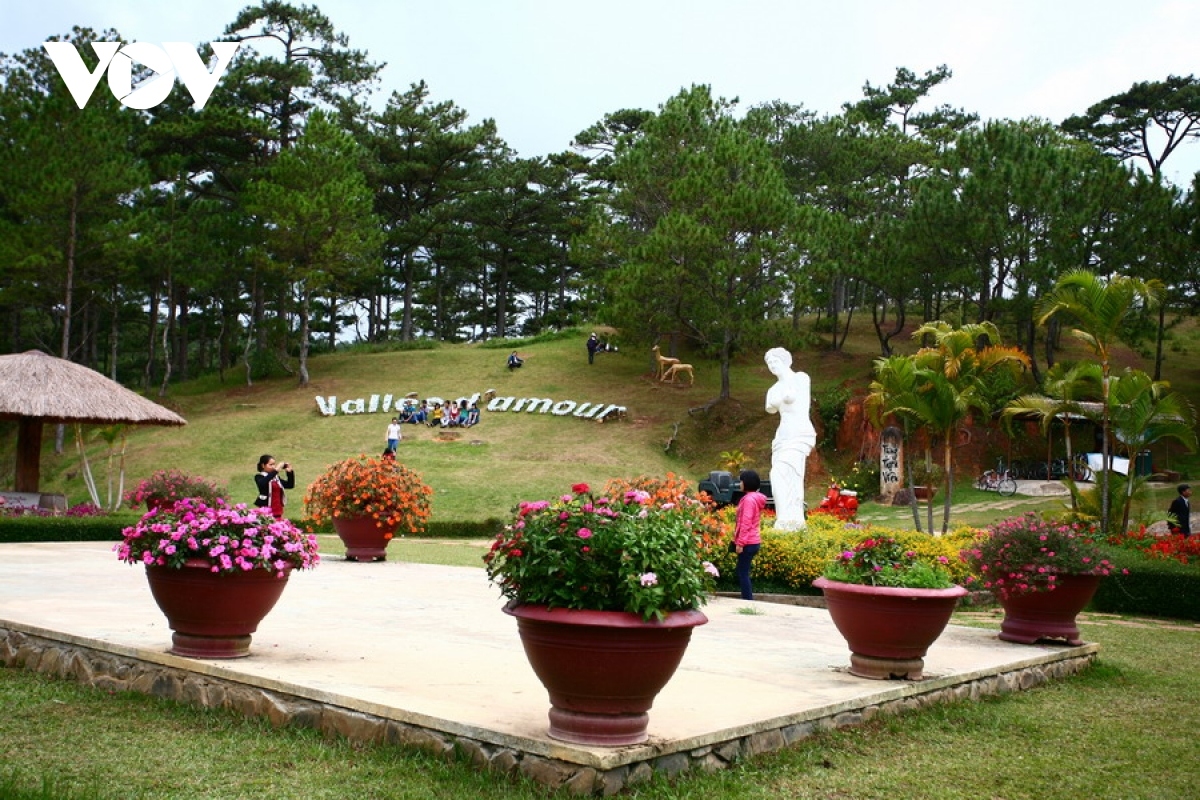 unmissable tourist attractions in da lat resort city picture 7
