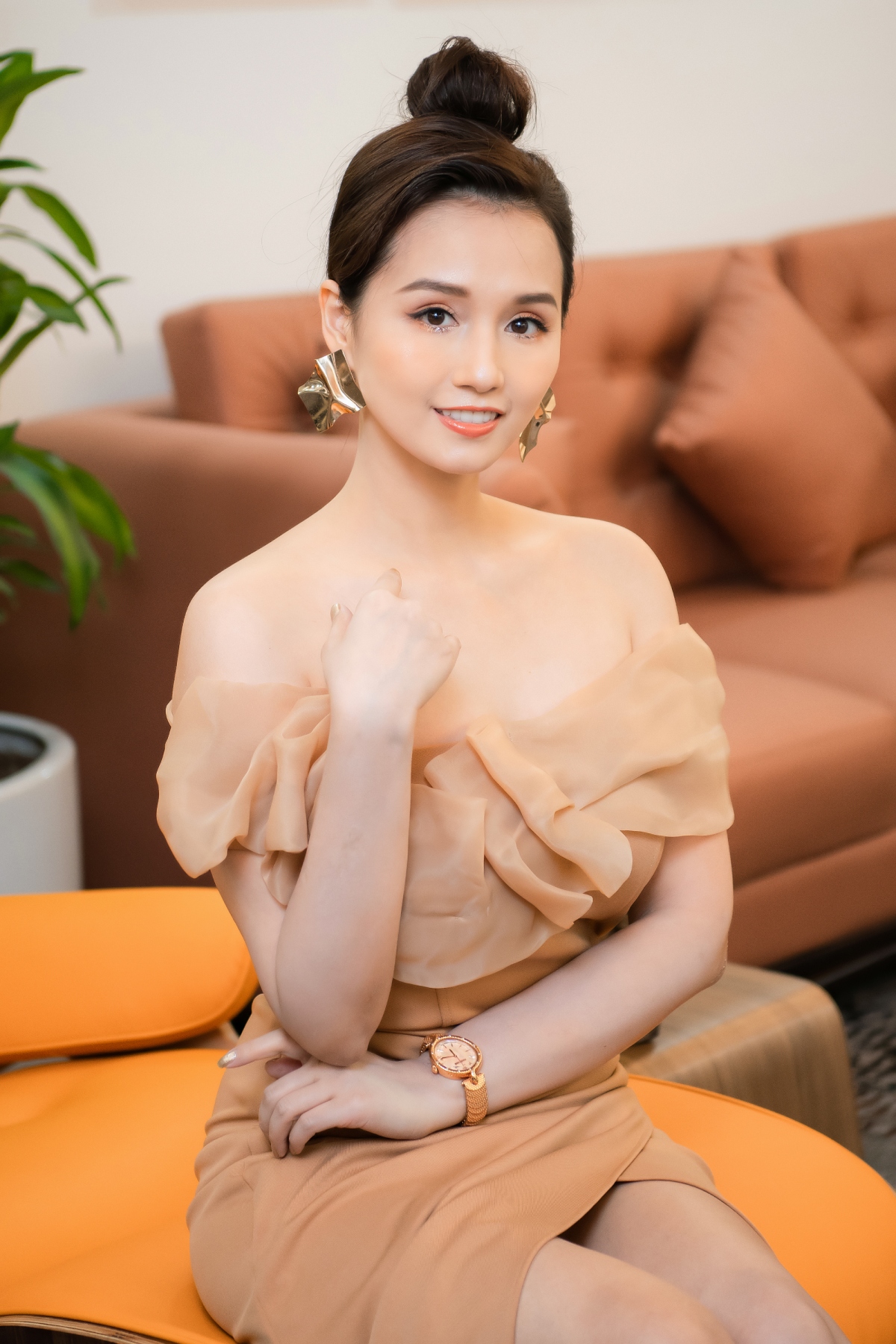 la thanh huyen dien vay cup nguc, sanh doi thanh son di su kien hinh anh 8