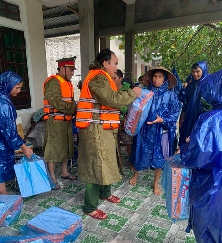 locals in central region join efforts to overcome impact of flooding picture 12
