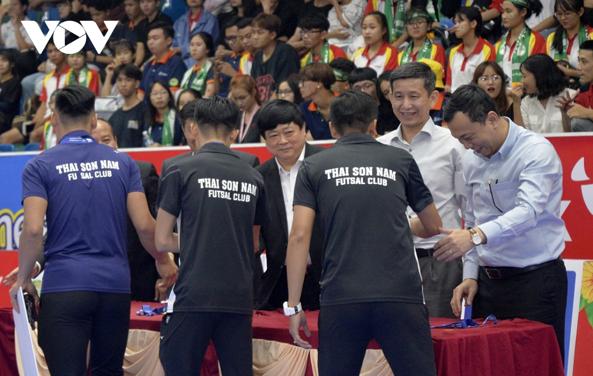 closing ceremony marks end of national futsal hdbank championship 2020 picture 8